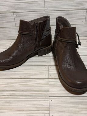 Earth Origins Priya Ankle Boots Womens 9M Brown Leather Comfort Side Zip